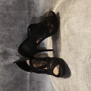 Lauren Lorraine booties size 8